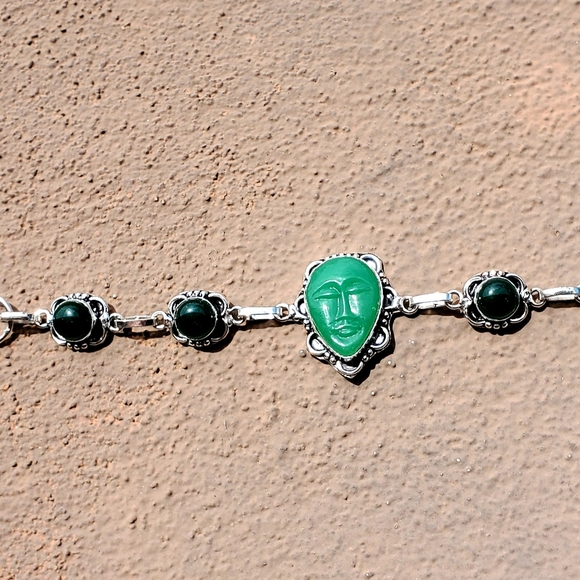 New Carved Face Green Onyx Silver Bangle Bracelet. - Picture 3 of 12